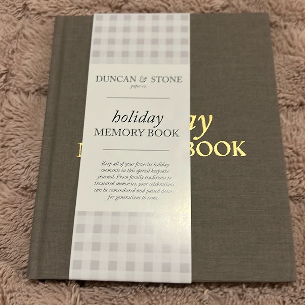 Holiday memory book - NWT